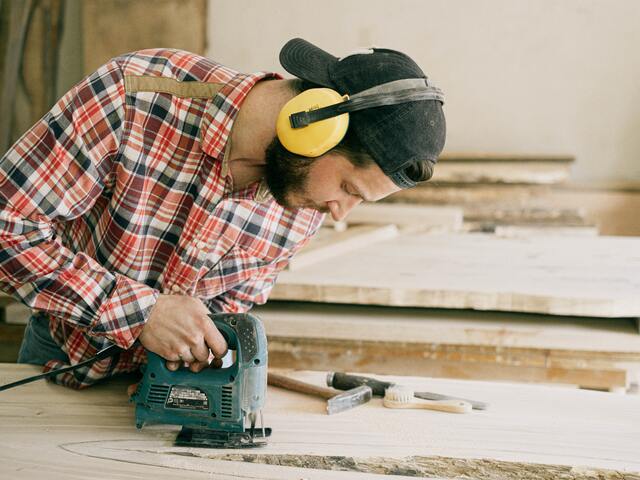 Evaluating Contractor Portfolios: Identifying Quality Workmanship
